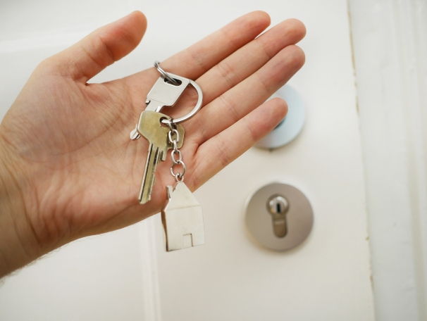 https://KinsleyB.StopRentingStartOwning.com